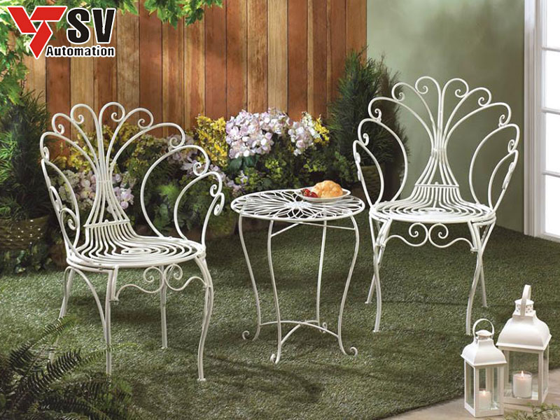 Mẫu bàn ghế sân vườn bằng Sắt được sơn màu trắng và cắt Laser cực tinh xảo